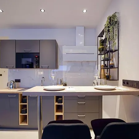 Апартаменты Lovely And Charming In The Heart Of - Total Comfort