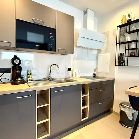 Lovely And Charming In The Heart Of - Total Comfort * Льеж